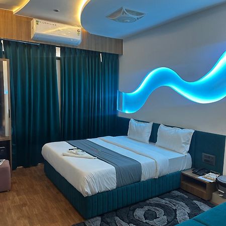 Hotel Victoria Prime Surat Luaran gambar