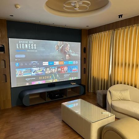 Hotel Victoria Prime Surat Luaran gambar