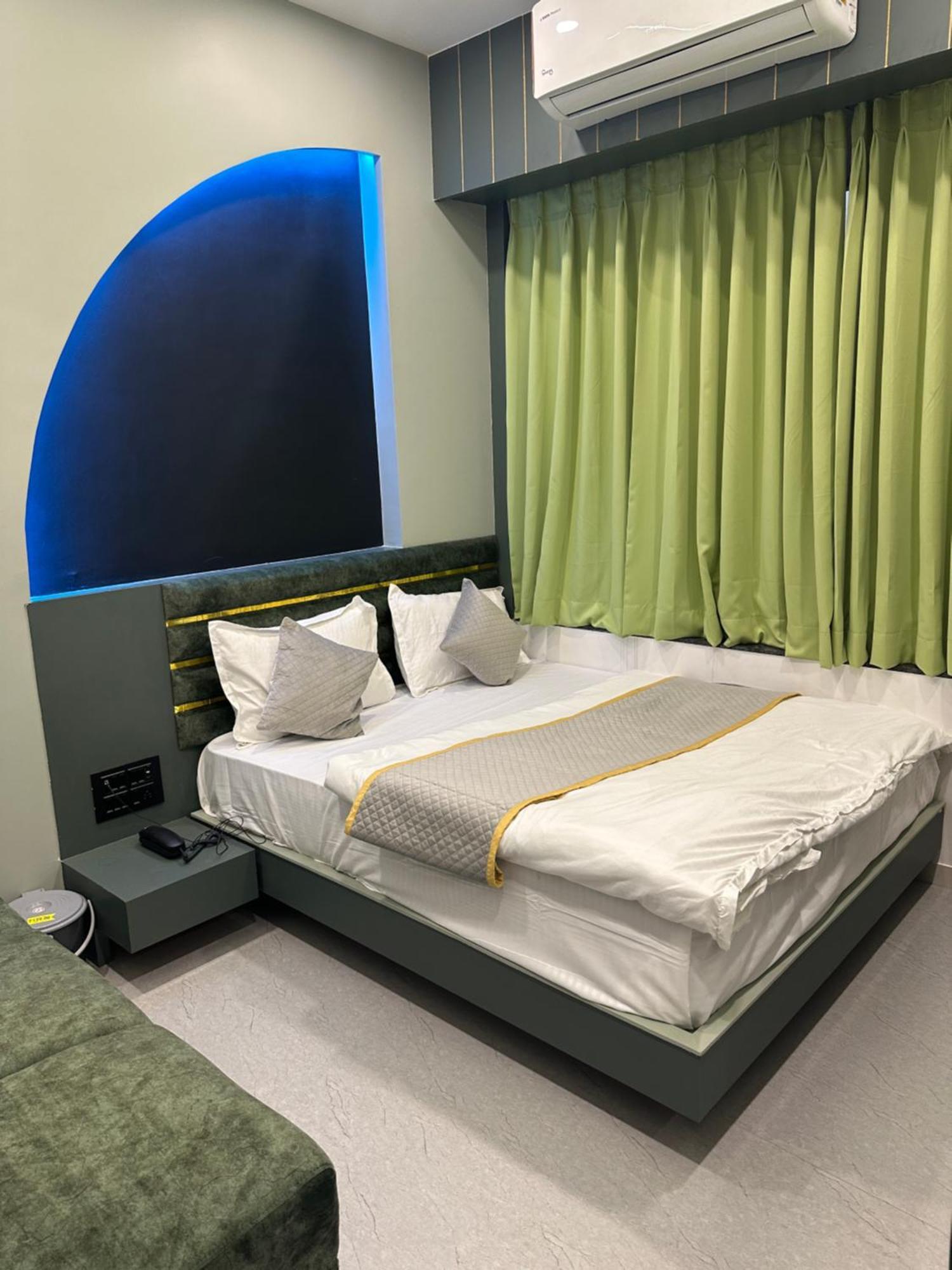 Hotel Victoria Prime Surat Luaran gambar