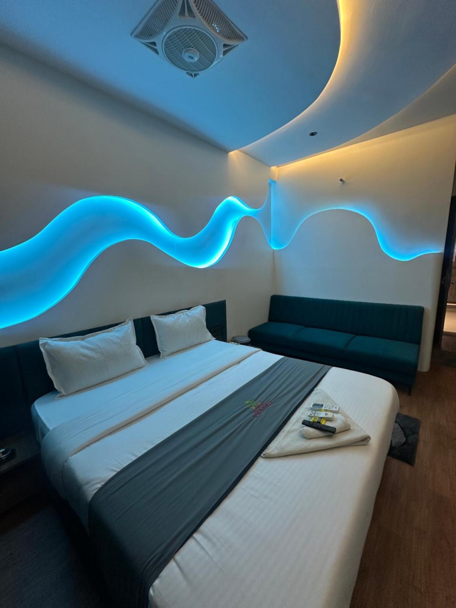 Hotel Victoria Prime Surat Luaran gambar