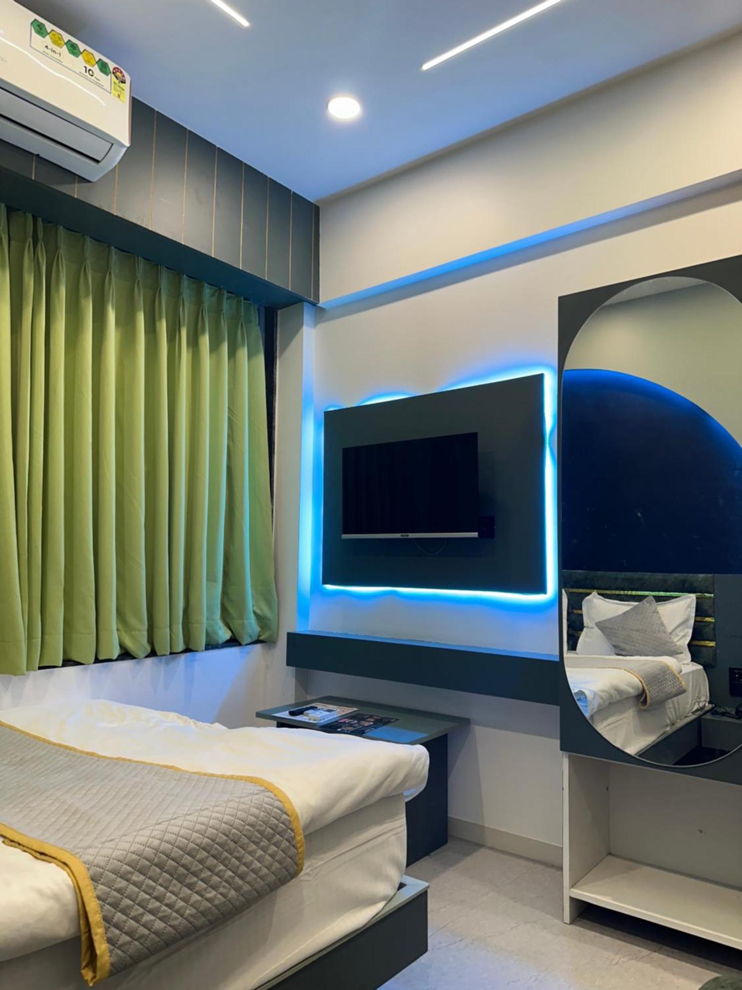 Hotel Victoria Prime Surat Luaran gambar